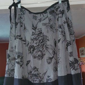 Womens knee length printed skirt